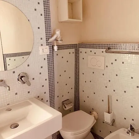 Cento Bed and Breakfast 2*